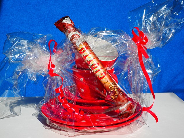 what to fill a mug with as a gift